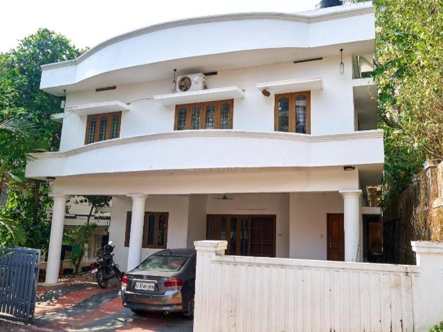 6 BHK Independent House in Kakkanad for resale Kochi. The reference number is 20560223