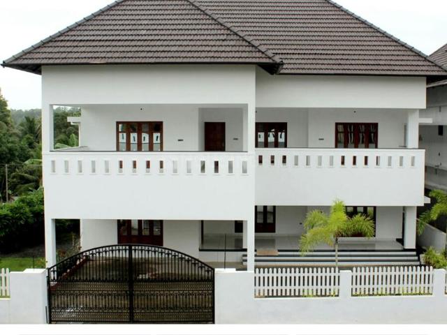 6 BHK Independent House in Kakkanad for resale Kochi. The reference number is 20625641