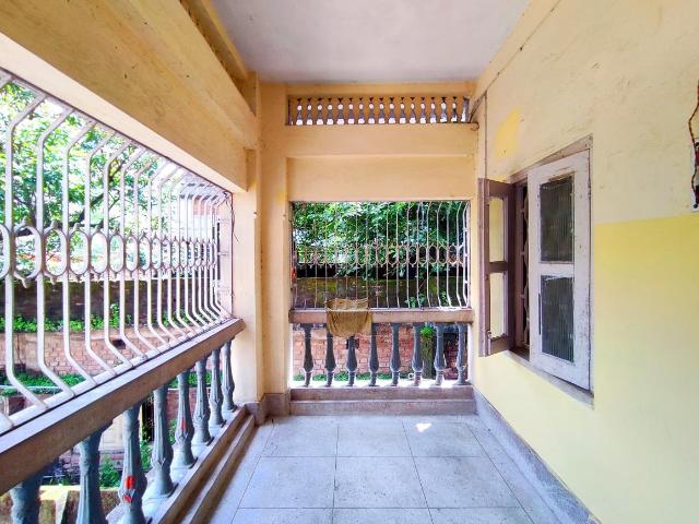 6 BHK Independent House in Keshtopur for resale Kolkata. The reference number is 20667435