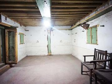 6 BHK Independent House in Khadia for resale Ahmedabad. The reference number is 20167215