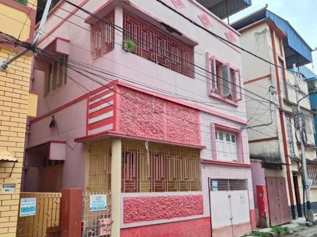 6 BHK Independent House in Lake Gardens for resale Kolkata. The reference number is 20775547
