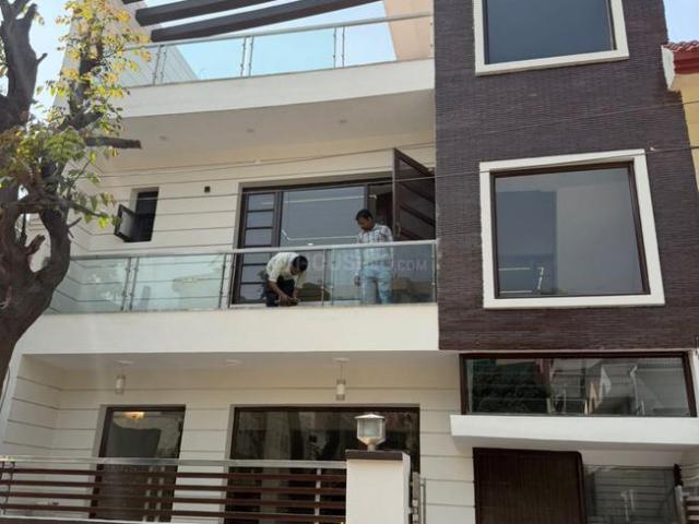 6 BHK Independent House in Lohgarh for resale Zirakpur. The reference number is 21317435