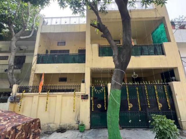 6 BHK Independent House in Lohia Nagar for resale Ghaziabad. The reference number is 21143880