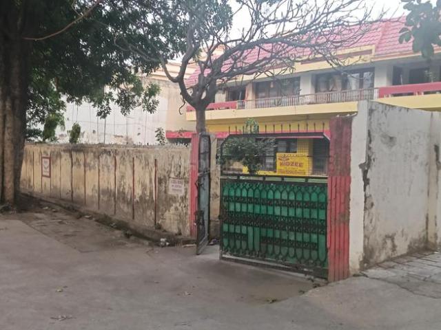 6 BHK Independent House in Mahanagar for resale Lucknow. The reference number is 20196632