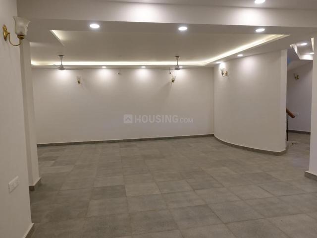 6 BHK Independent House in Maharani Bagh for resale New Delhi. The reference number is 20176229