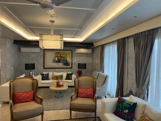 6 BHK Independent House in New Friends Colony for rent New Delhi. The reference number is 18629352