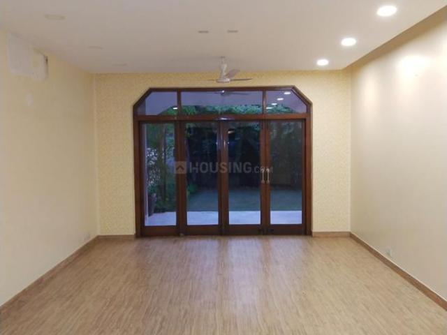 6 BHK Independent House in New Friends Colony for resale New Delhi. The reference number is 19845622