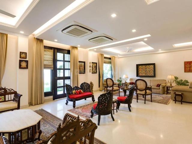 6 BHK Independent House in Palam Vihar for resale Gurgaon. The reference number is 21223518
