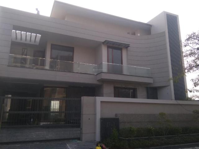 6 BHK Independent House in Phullanwal for rent Ludhiana. The reference number is 8430367