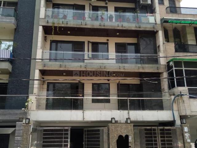 6 BHK Independent House in Pitampura for resale New Delhi. The reference number is 19907577