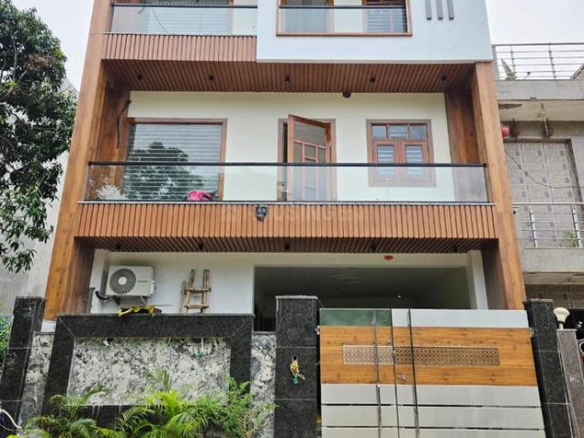6 BHK Independent House in RHO 2 for resale Greater Noida. The reference number is 20809856