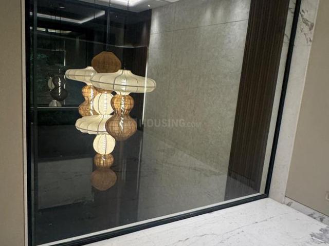 6 BHK Independent House in Sarvapriya Vihar for resale New Delhi. The reference number is 21174408