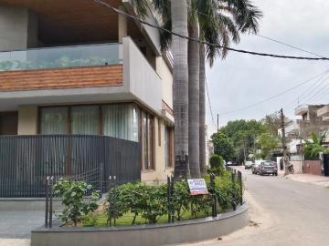 6 BHK Independent House in Sector 12 for resale Panchkula. The reference number is 19850958