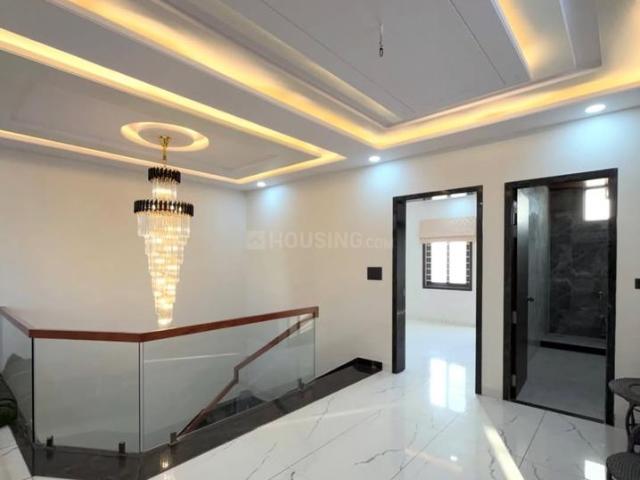 6 BHK Independent House in Sector 14 for resale Faridabad. The reference number is 21036152