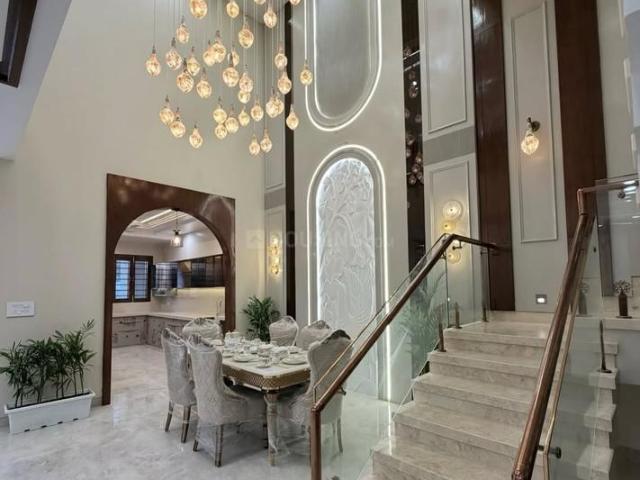 6 BHK Independent House in Sector 15 for resale Faridabad. The reference number is 20323940