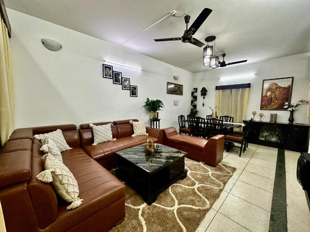 6 BHK Independent House in Sector 15 for resale Gurgaon. The reference number is 20384233