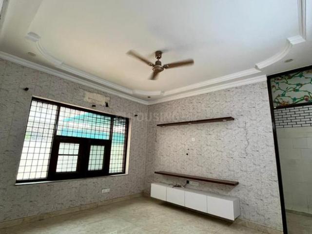 6 BHK Independent House in Sector 17 for resale Faridabad. The reference number is 20381546
