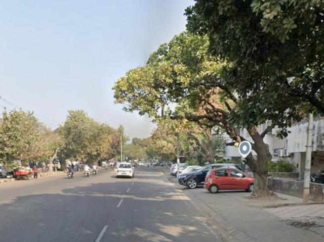 6 BHK Independent House in Sector 21 for resale Chandigarh. The reference number is 21174873