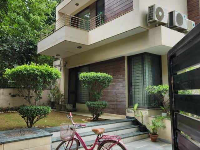 6 BHK Independent House in Sector 23 for resale Gurgaon. The reference number is 21115481