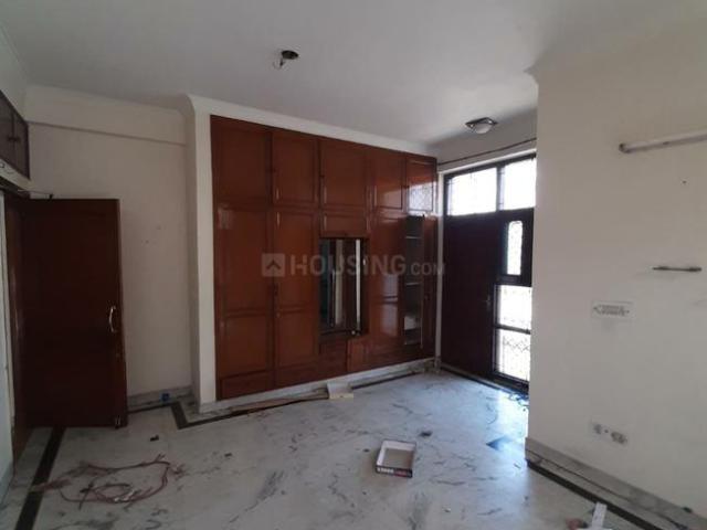 6 BHK Independent House in Sector 26 for resale Noida. The reference number is 19559588