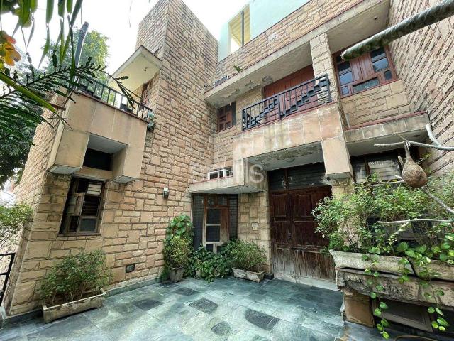 6 BHK Independent House in Sector 28 for resale Faridabad. The reference number is 16888426