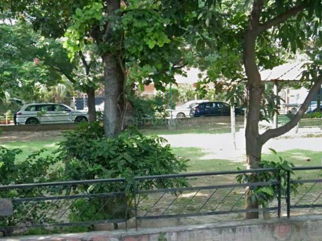 6 BHK Independent House in Sector 32 for resale Chandigarh. The reference number is 20612892