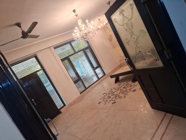 6 BHK Independent House in Sector 35 for rent Noida. The reference number is 21206065