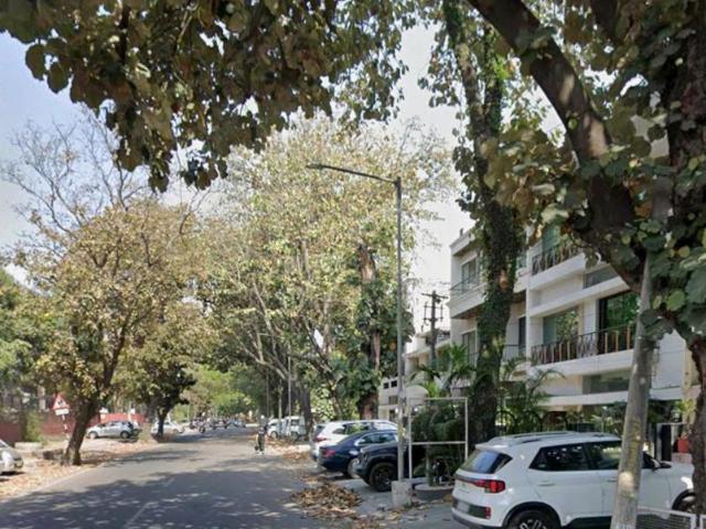 6 BHK Independent House in Sector 37 for resale Chandigarh. The reference number is 20460895