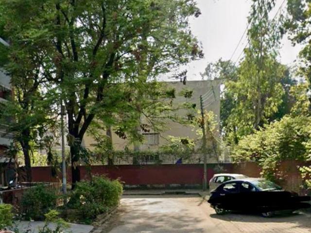 6 BHK Independent House in Sector 37 for resale Chandigarh. The reference number is 20611019