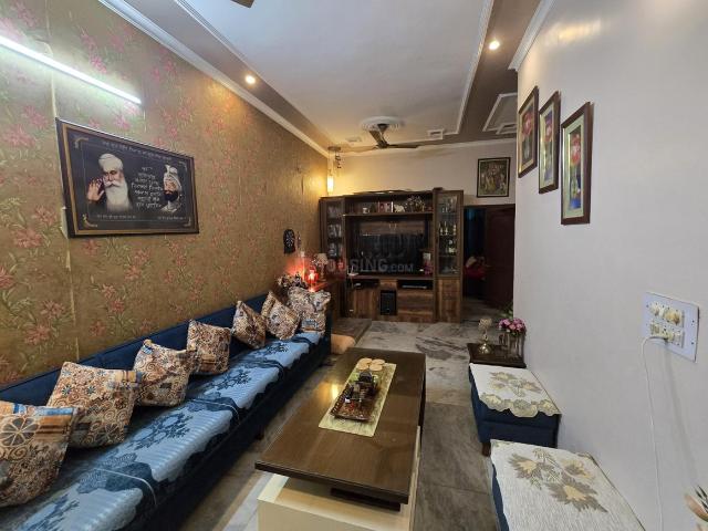 6 BHK Independent House in Sector 38 for resale Chandigarh. The reference number is 21011549
