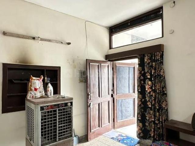 6 BHK Independent House in Sector 38 for resale Chandigarh. The reference number is 21049686