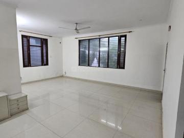 6 BHK Independent House in Sector 39 for resale Noida. The reference number is 20299536