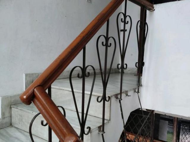 6 BHK Independent House in Sector 41 for resale Noida. The reference number is 9185282
