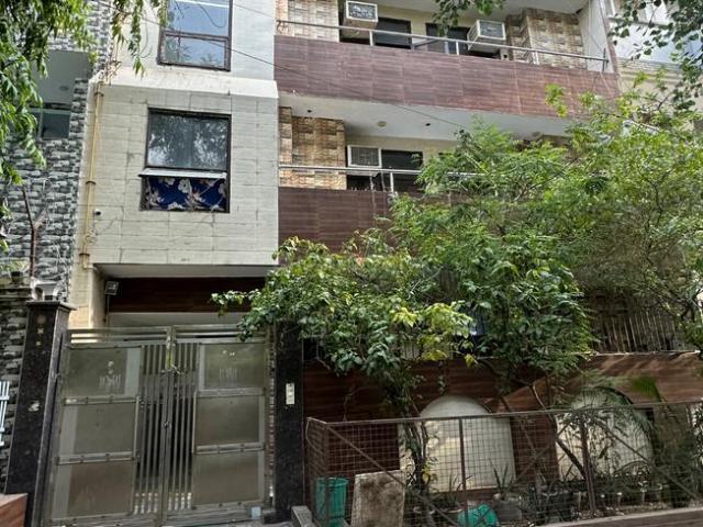6 BHK Independent House in Sector 41 for resale Noida. The reference number is 20849547