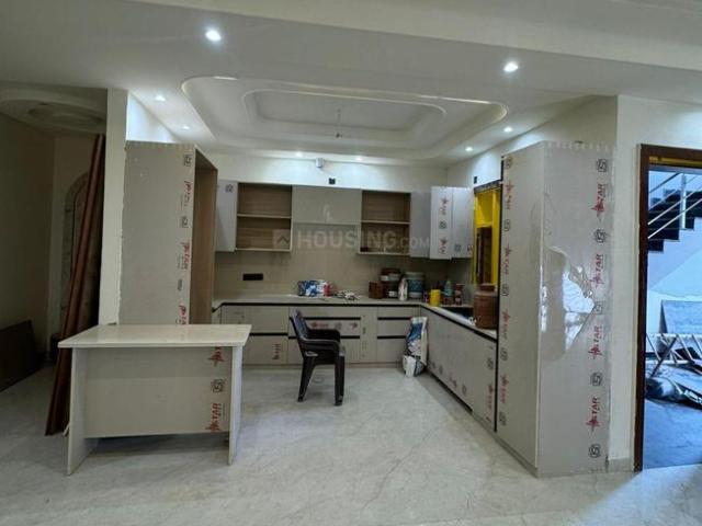 6 BHK Independent House in Sector 46 for resale Chandigarh. The reference number is 20913809