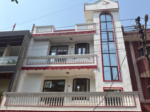 6 BHK Independent House in Sector 47 for resale Noida. The reference number is 20129041