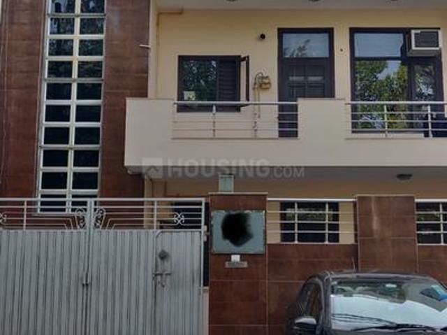 6 BHK Independent House in Sector 50 for resale Noida. The reference number is 20801119