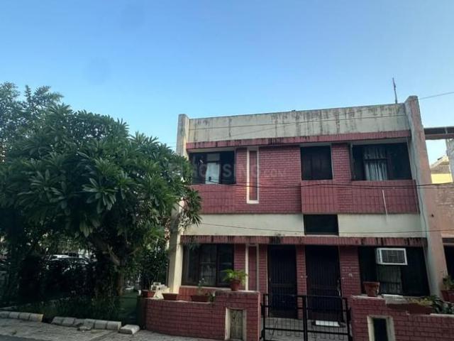 6 BHK Independent House in Sector 53 for resale Mohali. The reference number is 21297993