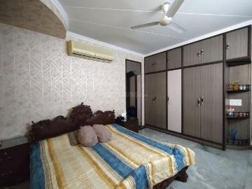 6 BHK Independent House in Sector 57 for resale Gurgaon. The reference number is 19184618
