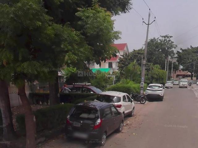 6 BHK Independent House in Sector 60 for resale Mohali. The reference number is 19624985