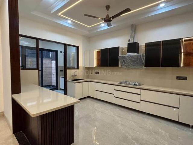 6 BHK Independent House in Sector 69 for resale Mohali. The reference number is 19222978
