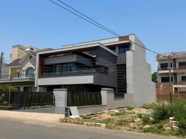 6 BHK Independent House in Sector 80 for resale Mohali. The reference number is 21234078
