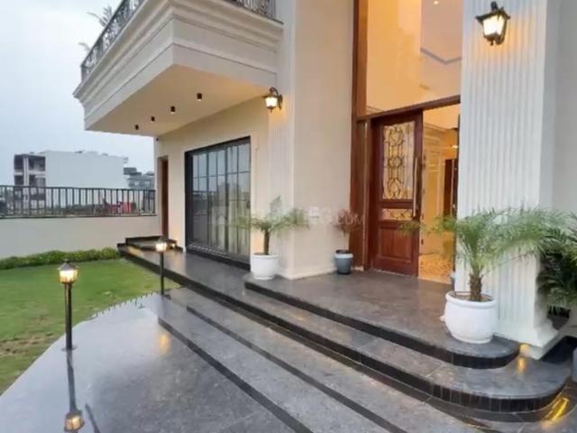 6 BHK Independent House in Sector 82 A for resale Mohali. The reference number is 19197856