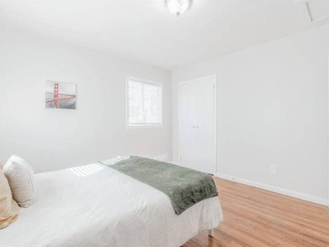 6 BR in Forest Park
