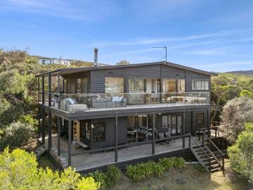 6 BR retreat where the ocean meets the Otways