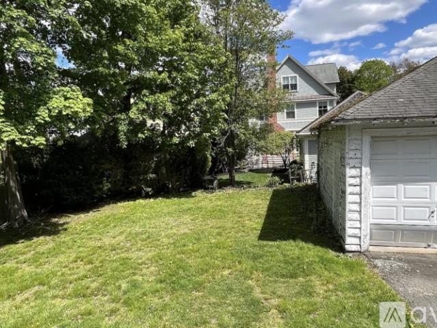 6 BR, 2 BA Apartment 14 Hammondswood Rd, Unit 2, Newton, MA 02467