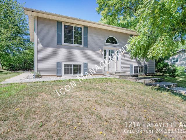 6 BR, 2 BA Apartment 1214 Lafayette Ave, Kalamazoo, MI 49006