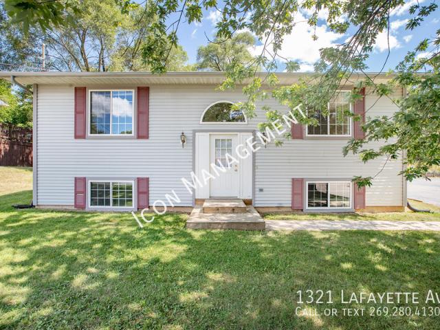 6 BR, 2 BA Apartment 1321 Lafayette Ave, Kalamazoo, MI 49006