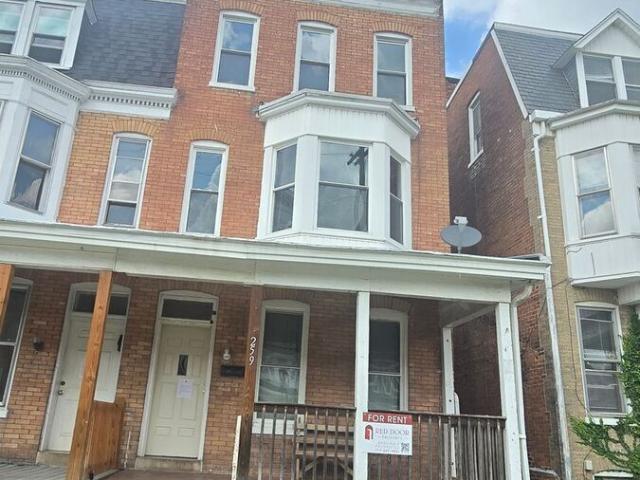 6 BR, 2 BA Apartment 259 W Jackson St, York, PA 17401
