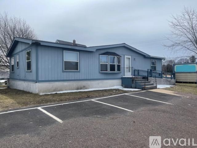 6 BR, 2 BA Apartment 20017 E Sharon Ave, Unit Whole house, Houghton, MI 49931